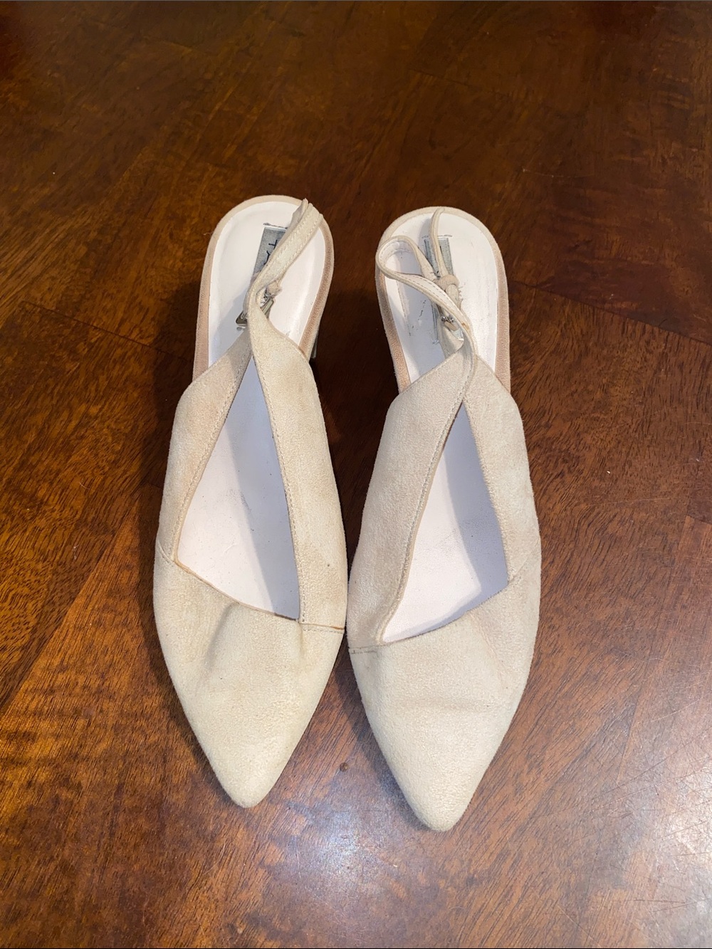 Tahari Women's Beige Pointed Slingback Flats